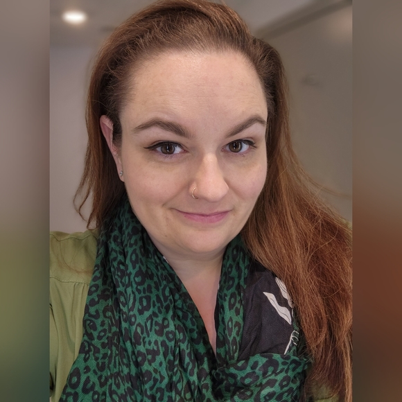 Meet your Posher, Britt - Picture 2 of 8